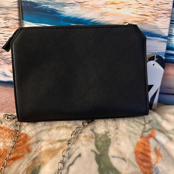 Elegant White and Gray Clutch by [Brand] Yani J’adore - Picture 6 of 10